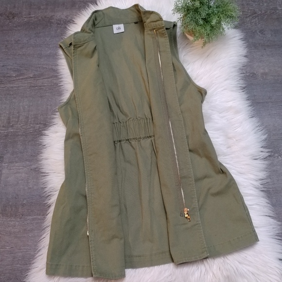 CAbi green Explorer vest size small style#5101 - Picture 3 of 8